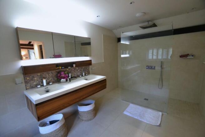 Ensuite
