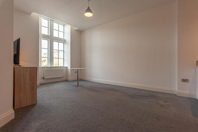 1 bed Apartment to rent Image 6