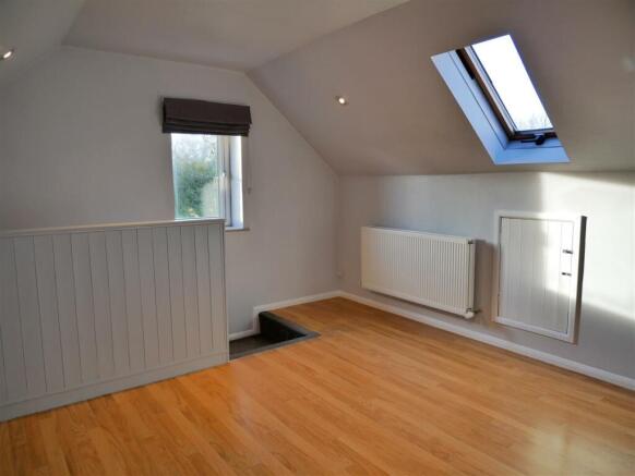 TOP FLOOR BEDROOM