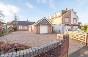 11, Hart Plain Avenue, Waterlooville PO8 8RP