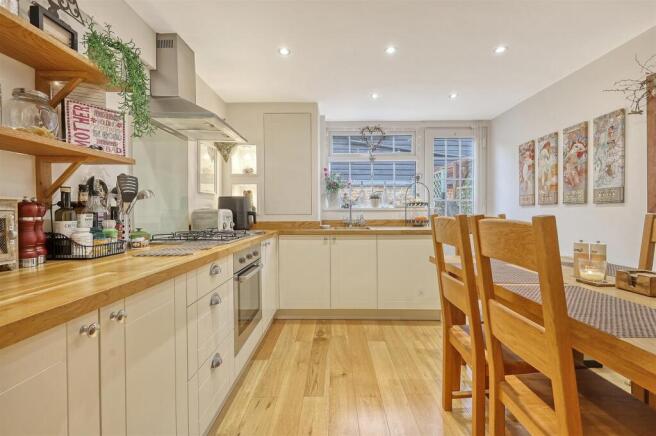 KITCHEN/DINER