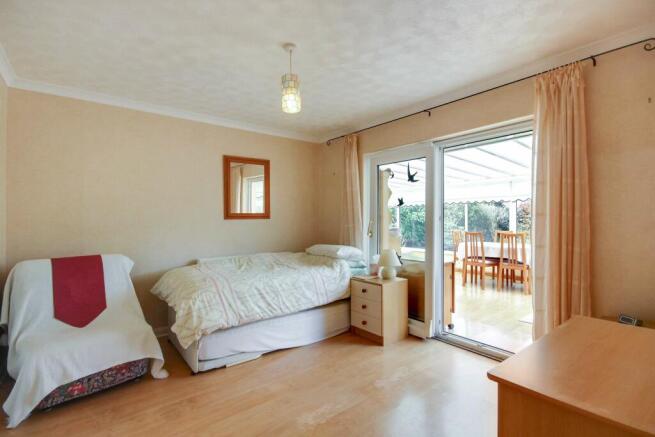 Bedroom 2 (Double)