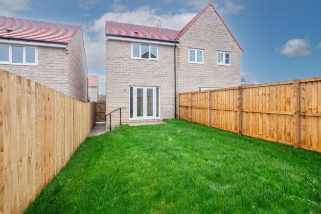 3 bed House to rent Image 8