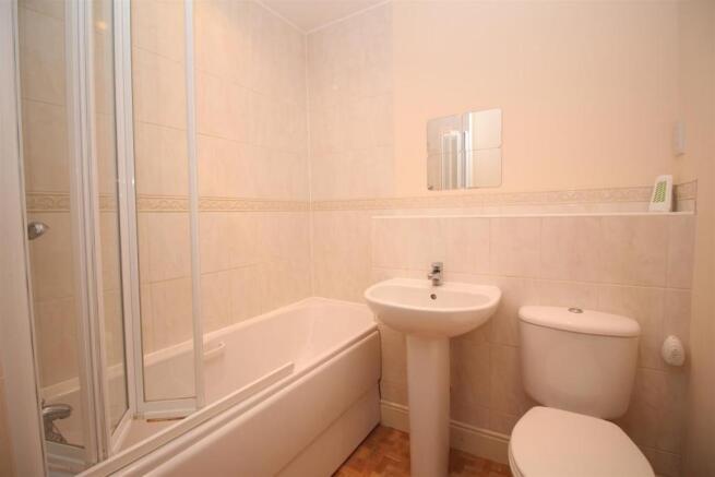 Family Bathroom.JPG