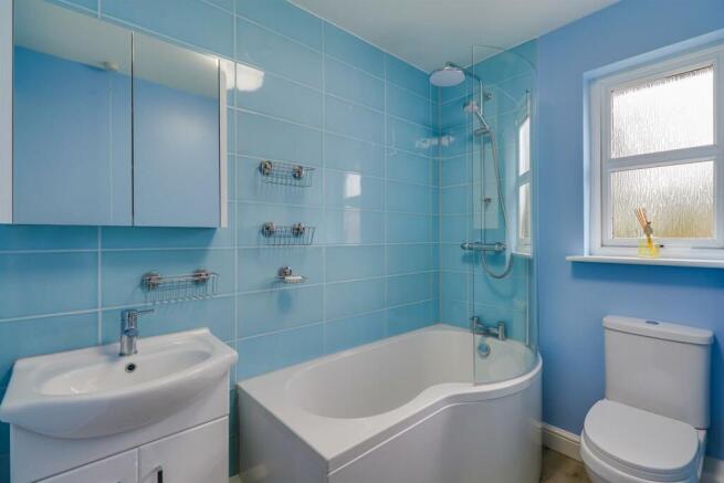 BATHROOM/W.C.