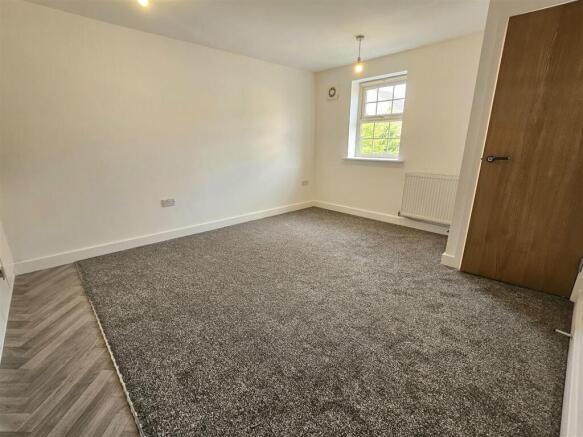 2 bed Town House for sale Image 5