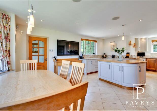 KITCHEN BREAKFAST ROOM