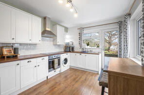4a, Perth Close, West Wimbledon, London SW20 0AJ