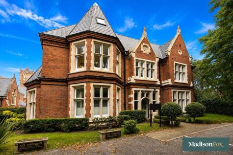 Regents Drive, Woodford Green, IG8