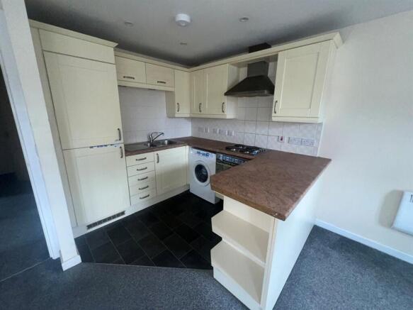 2 bed Flat for sale Image 2