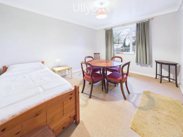 3 bed Semi-Detached Bungalow for sale Image 6