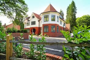 Flat 1, Broom Heights, Tower Road, Hindhead GU26 6SL