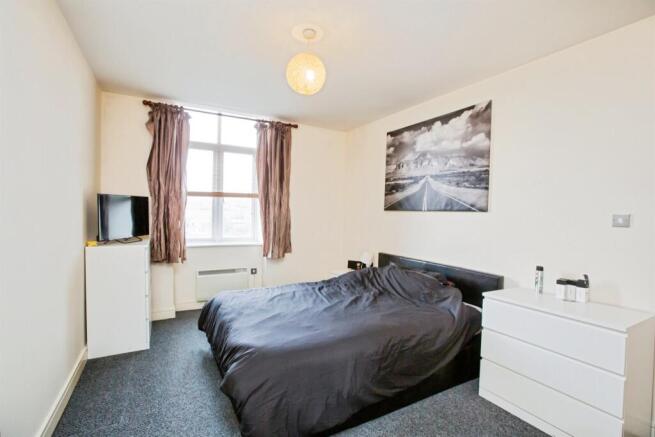 2 bed Apartment for sale Image 11