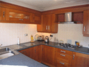 FITTED KITCHEN