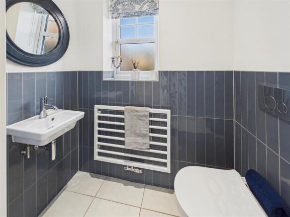 4 bed Detached for sale Image 10