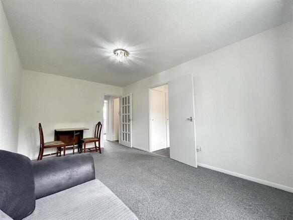 Nansen Court, London photo 3