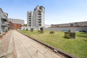 15, Plaza 21, Gordon Gardens, Swindon SN1 1HF