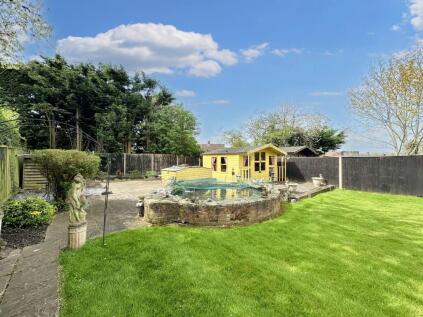 Cowley Hill, Borehamwood, WD6