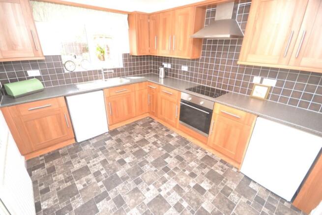 KITCHEN / DINER