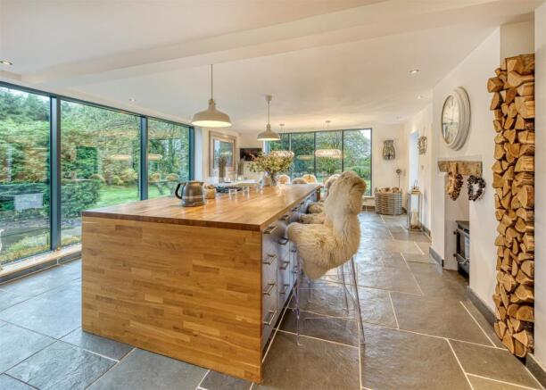 Grouse Lodge-kitchen1.jpg