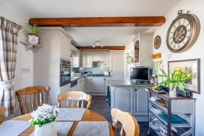 2 bed Park Home for sale Image 5