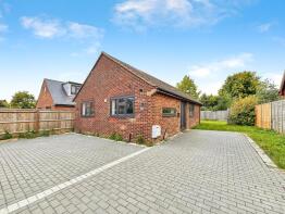 5 Peniel, School Road, Salisbury SP4 8HJ