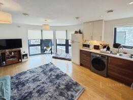 Flat 25, 74, Canal Walk, Southampton SO14 3LE