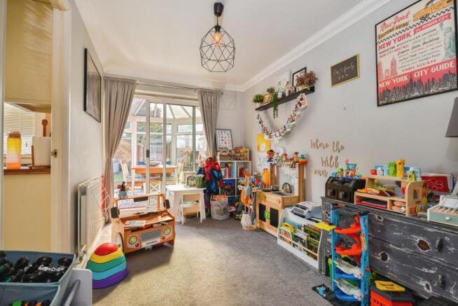 3 bed Semi-Detached for sale Image 7