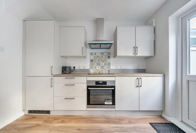 1382548-8-691da00...