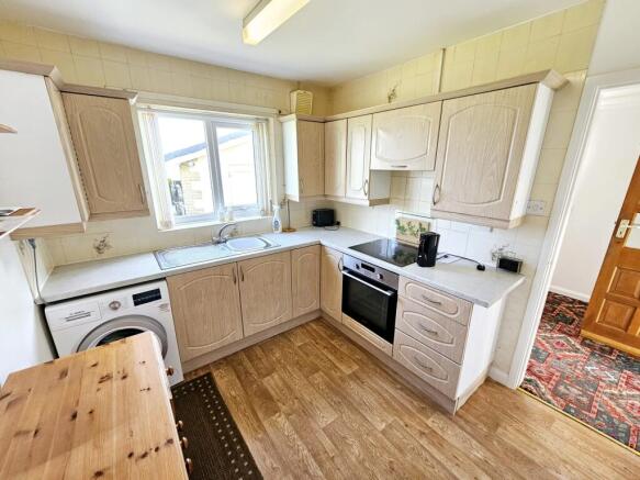 2 bed Detached Bungalow for sale Image 6