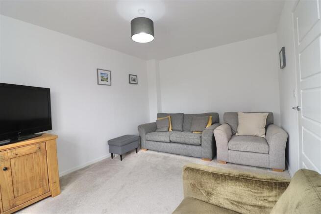 3 bed Semi-Detached for sale Image 5
