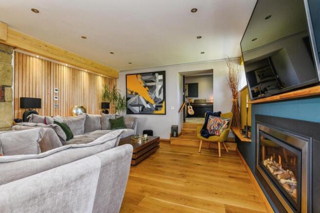 4 bed Barn Conversion for sale Image 4