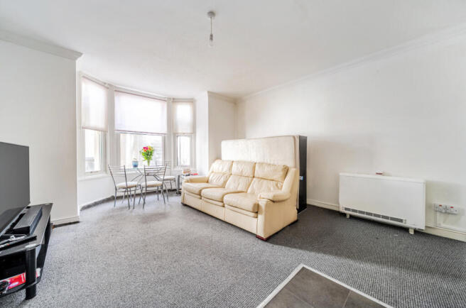 1406377-4-6992f9f...