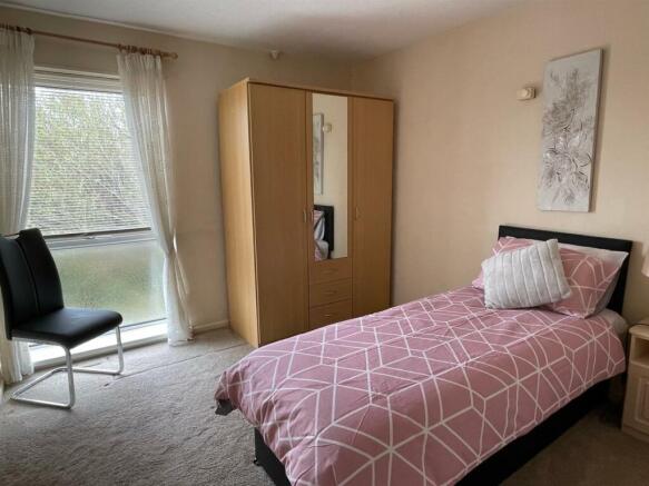 Bedroom;.jpg