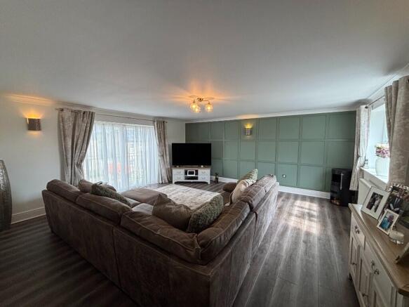 4 bed Detached for sale Image 4