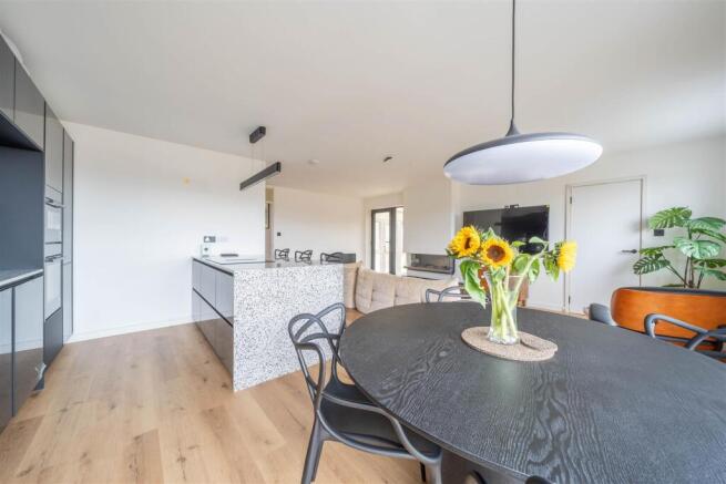 3-bed detached on Bringewood Rise, Ludlow, £375,000