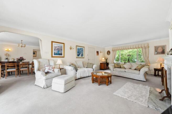 4 bed Detached Bungalow for sale Image 10