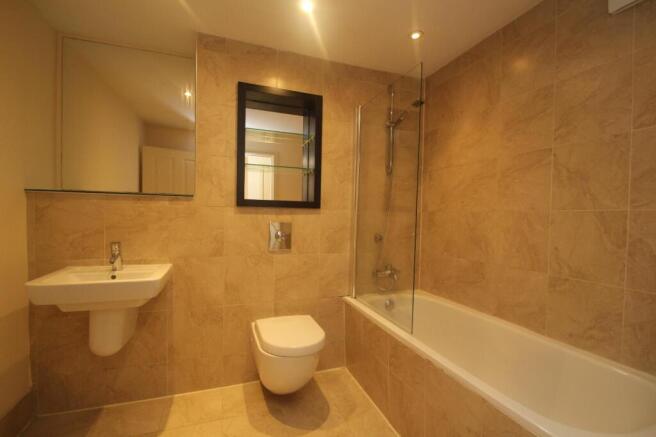 2 bed Flat to rent Image 5