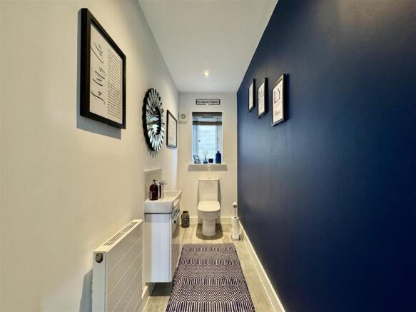 4 bed Detached for sale Image 8
