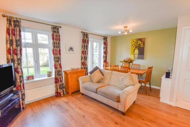 Lounge/Dining Room