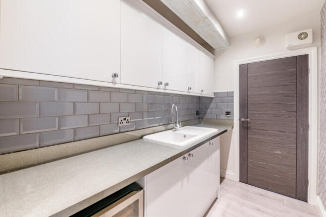 4 bed Semi-Detached for sale Image 6