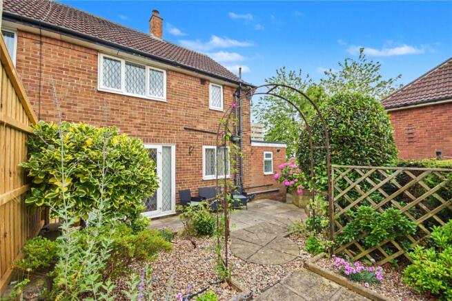 3 bed Semi-Detached for sale Image 8