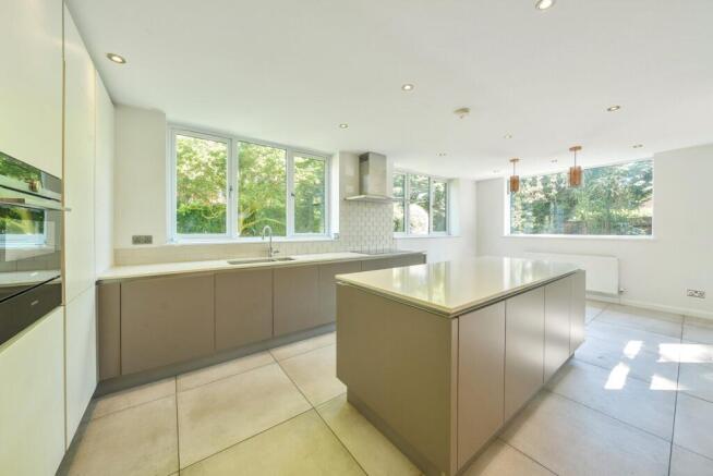 Egerton Road, Weybridge, KT13 photo 3