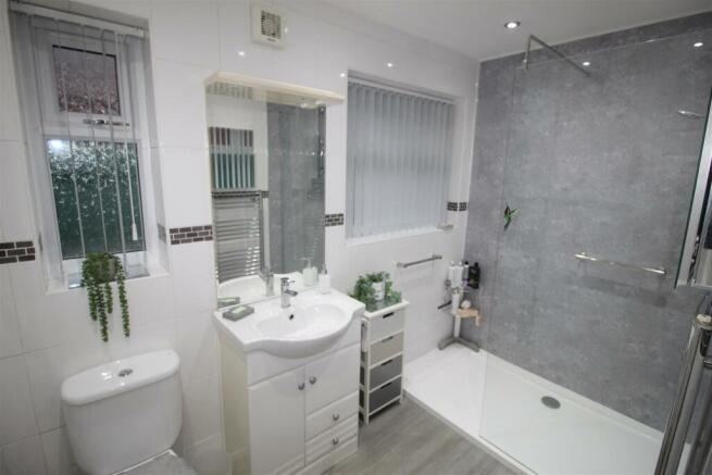 Mayfield Road, 12 Shower Room.JPG