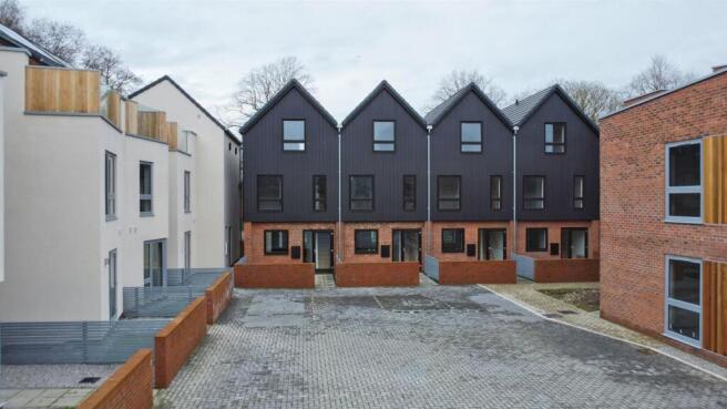 DJI_0628-DJI_0630_lzn - Taylor Garth.jpg