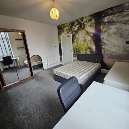 FRONT_ROOM_PIC2 (...