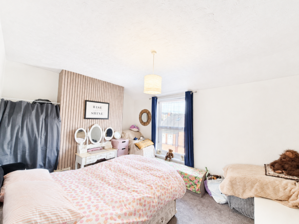 3 bed Terraced for sale Image 9