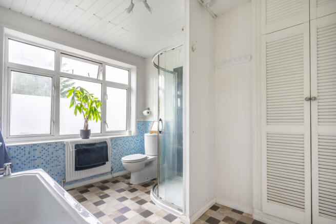 4 bed Semi-Detached for sale Image 10