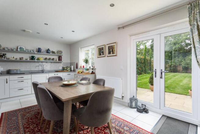 4 bed Detached for sale Image 4