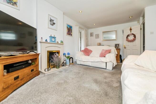 2 bed Bungalow for sale Image 4